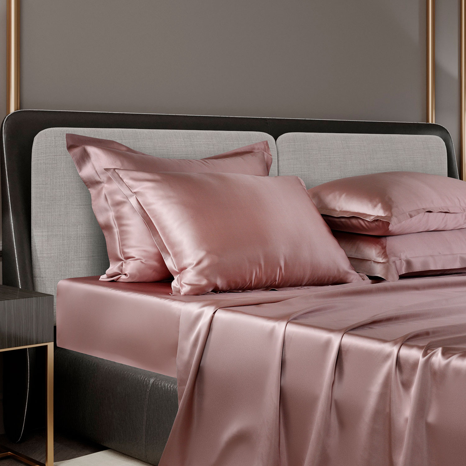 Шелковая наволочка "Shine" дымчато-розовая