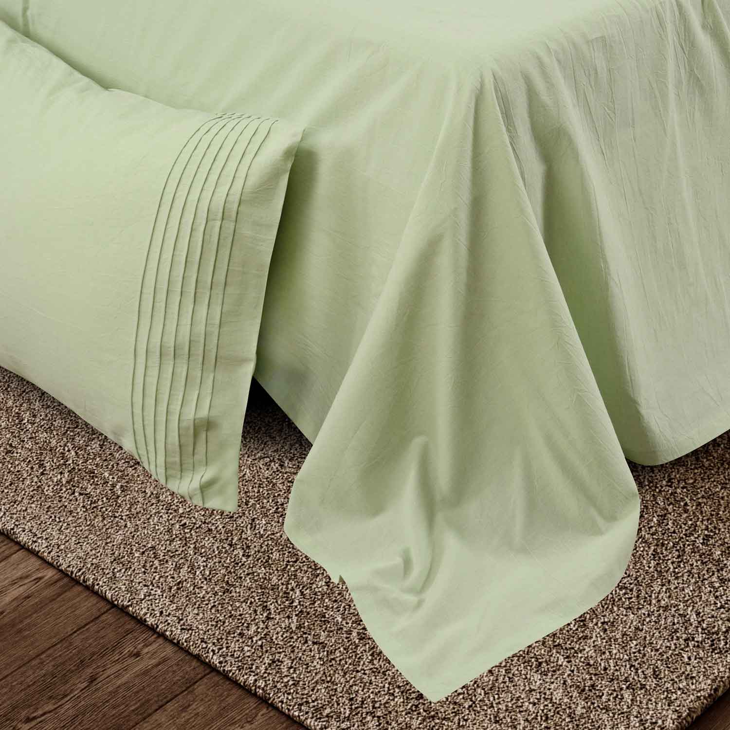 Простыня классическая  "Сканди" светло-зеленая