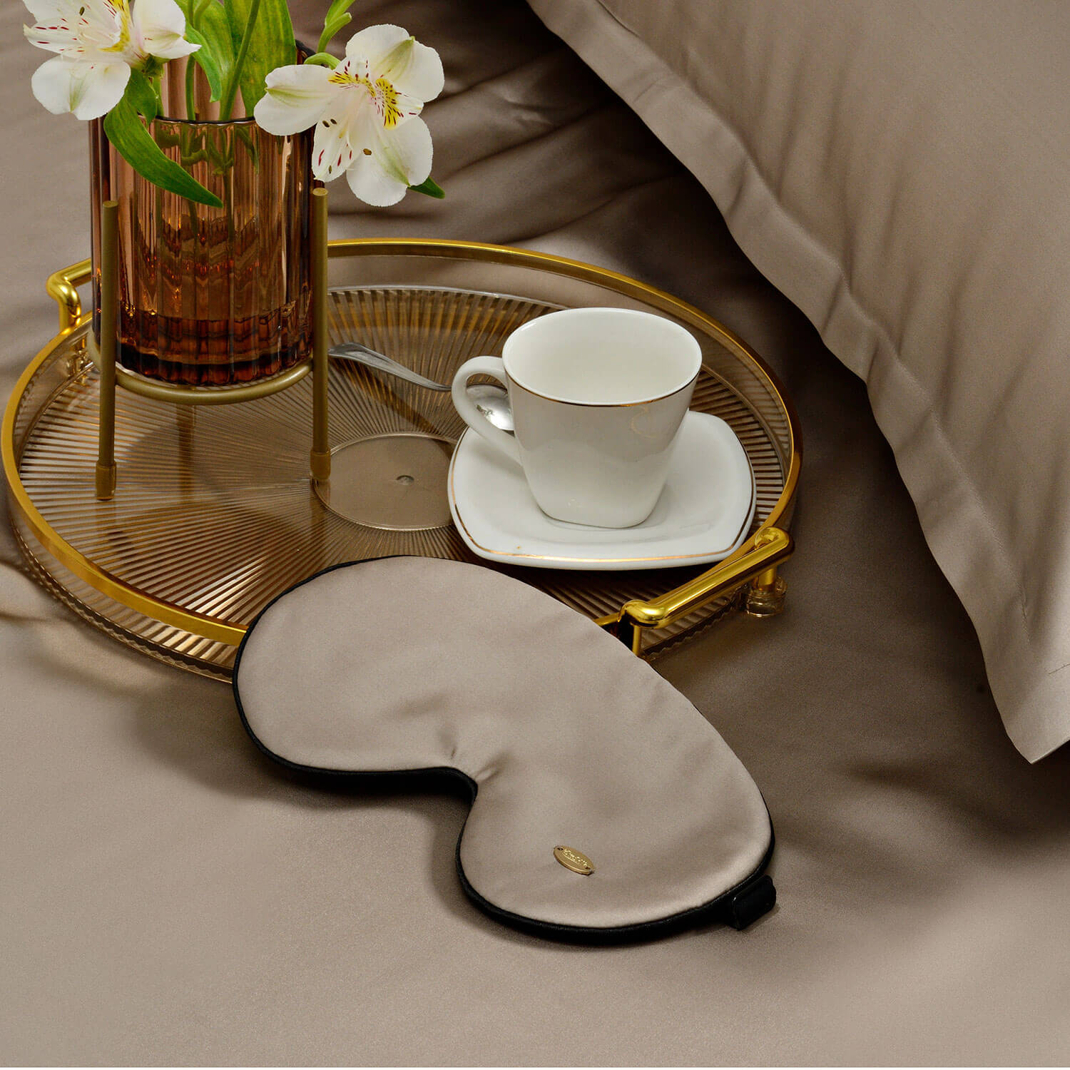 Дорожный набор с шелковой маской для сна "Relax" темно-бежевая