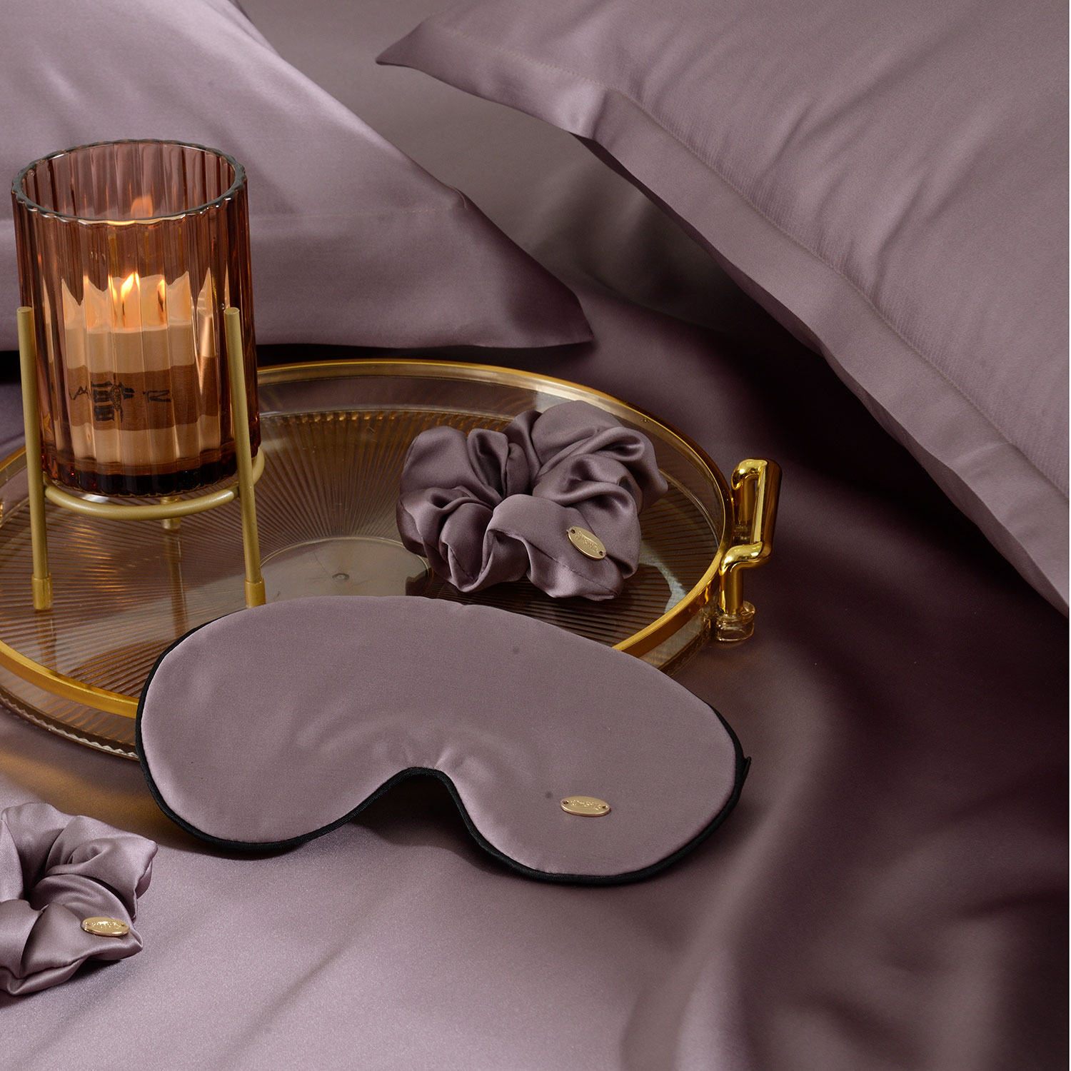 Шелковая наволочка "Shine" темный чертополох