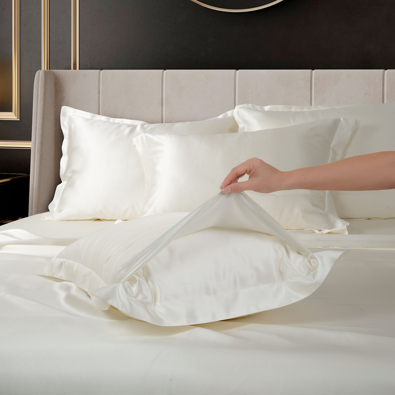 Шелковая наволочка "Shine" белая