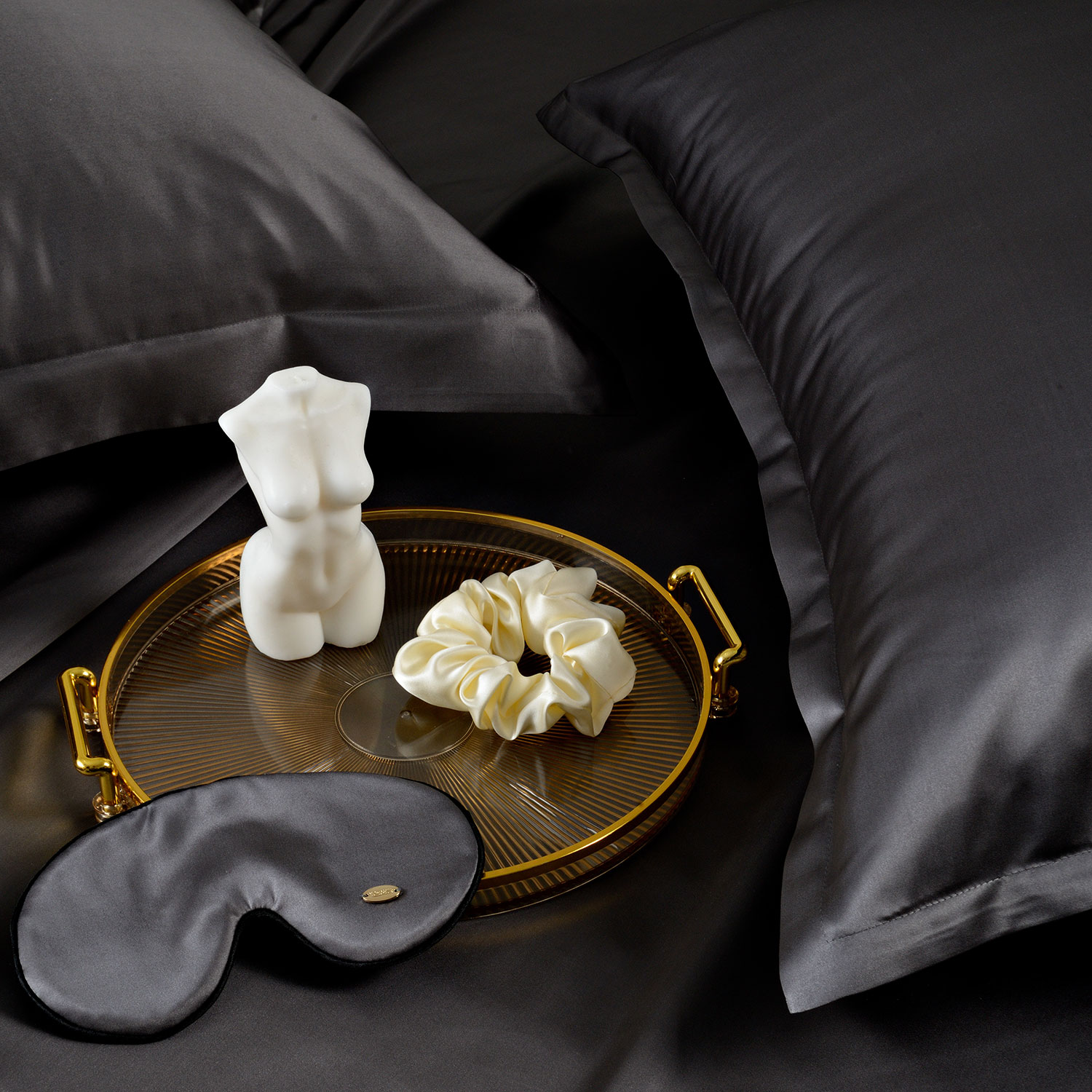 Шелковая наволочка "Shine" черная