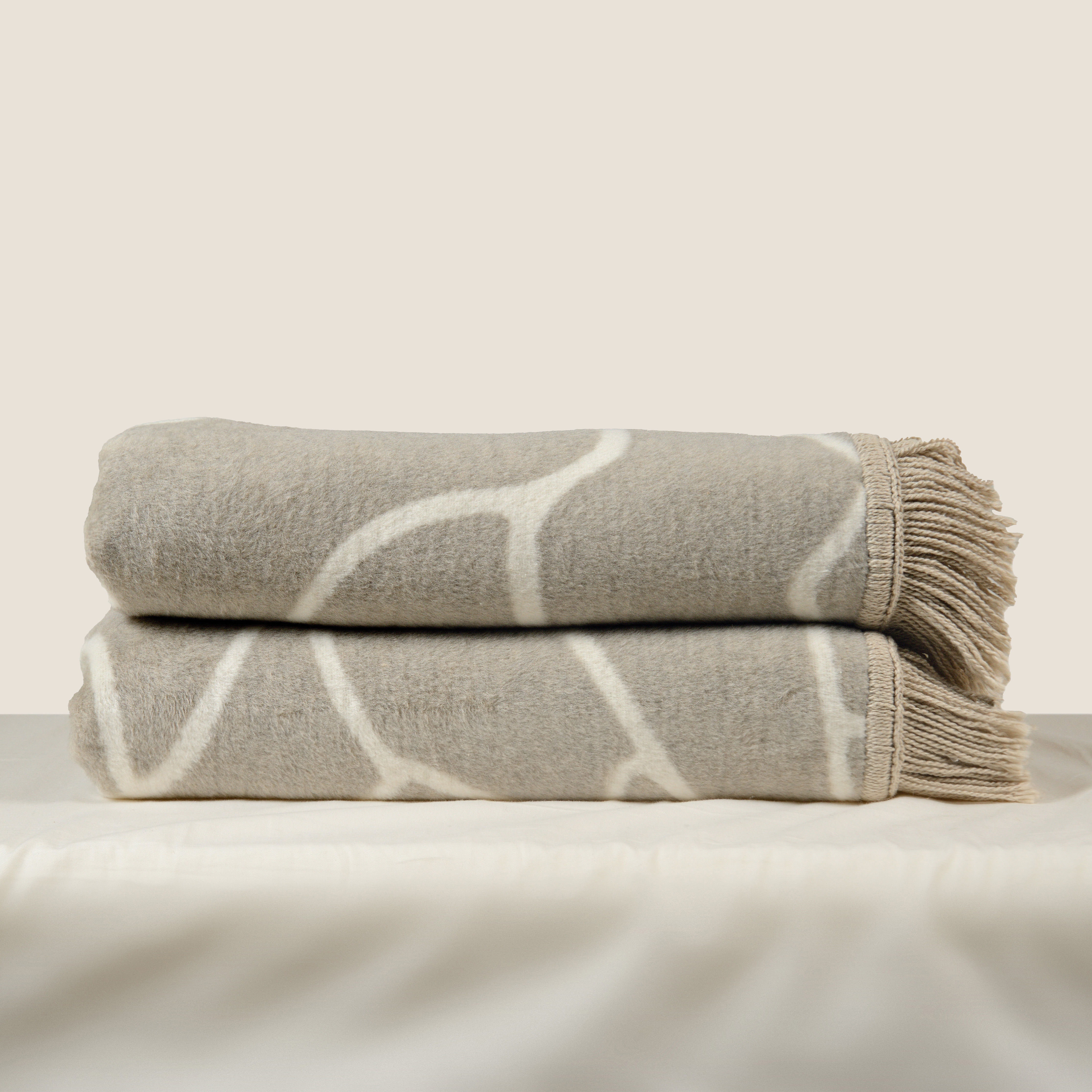 Плед CLAUDI Lineas/Grey