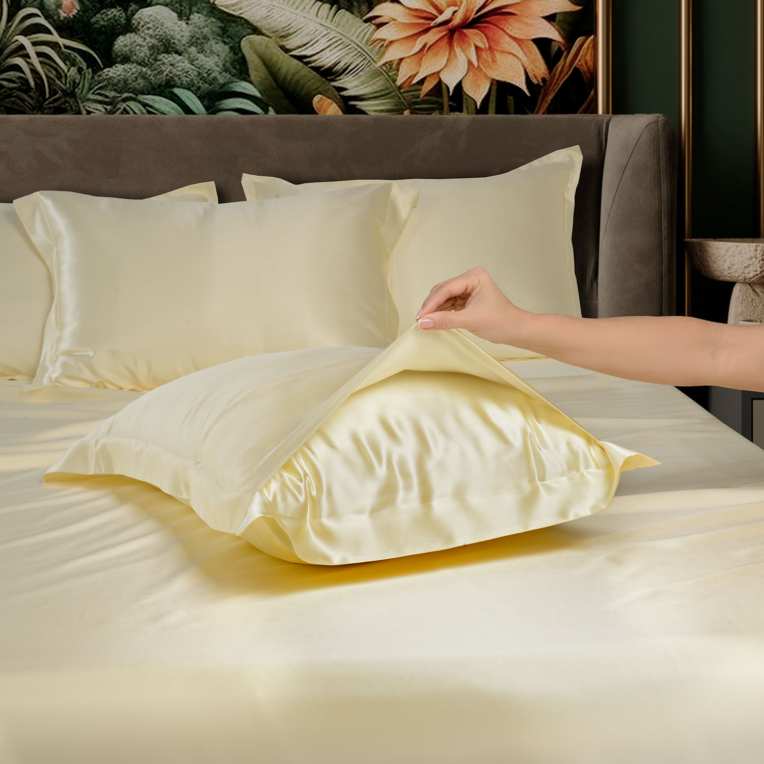 Шелковая наволочка "Shine" слоновая кость